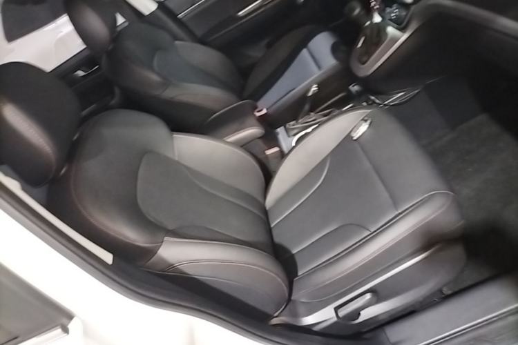 Used Haval M6 2019 1.5T DCT Two-Wheel Drive Value Edition China VI Standard Right Front Seat