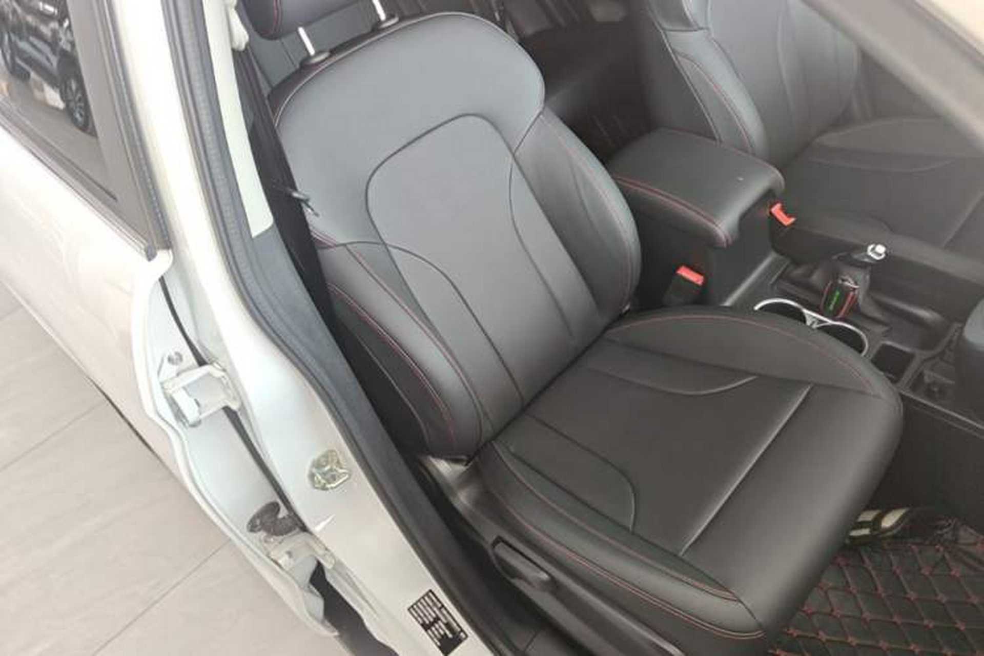 Used Haval M6 2019 1.5T DCT Two-Wheel Drive Elite Version China VI Standard Right Front Seat