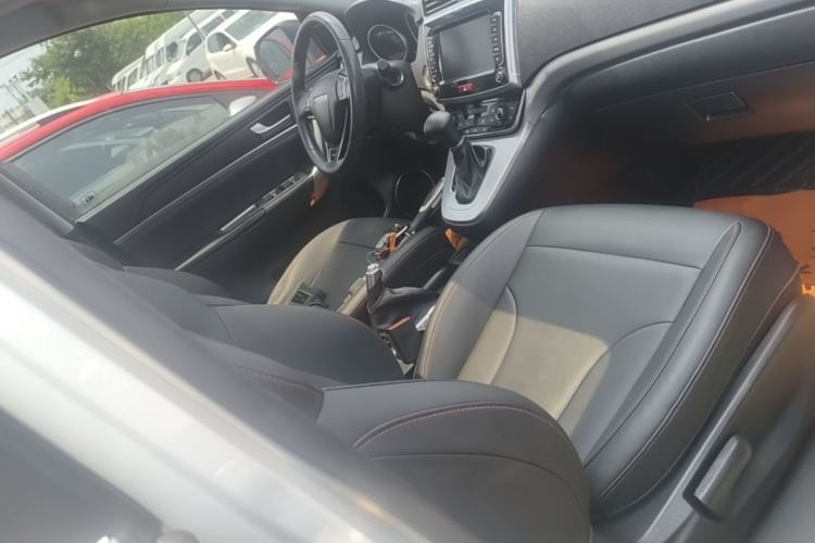 Used Haval M6 2019 1.5T DCT Two-Wheel Drive Value Edition China VI Standard Right Front Seat