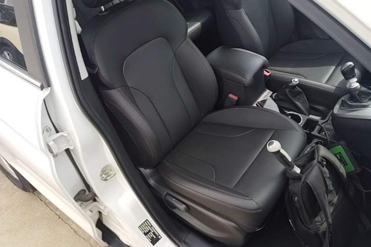 Used Haval M6 2019 1.5T Manual Two-Wheel Drive Elite Version China VI Standard Right Front Seat