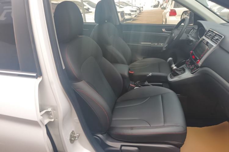 Used Haval M6 2019 1.5T Manual Two-Wheel Drive Elite Version China VI Standard Right Front Seat