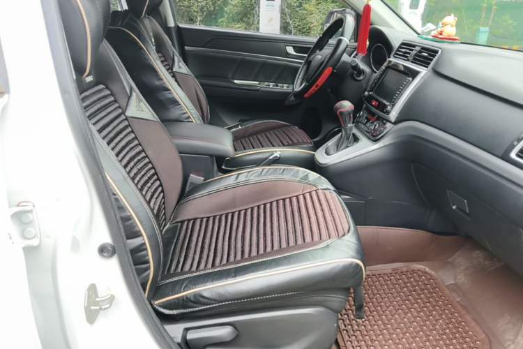 Used Haval M6 2019 1.5T DCT Two-Wheel Drive Elite Version China VI Standard Right Front Seat