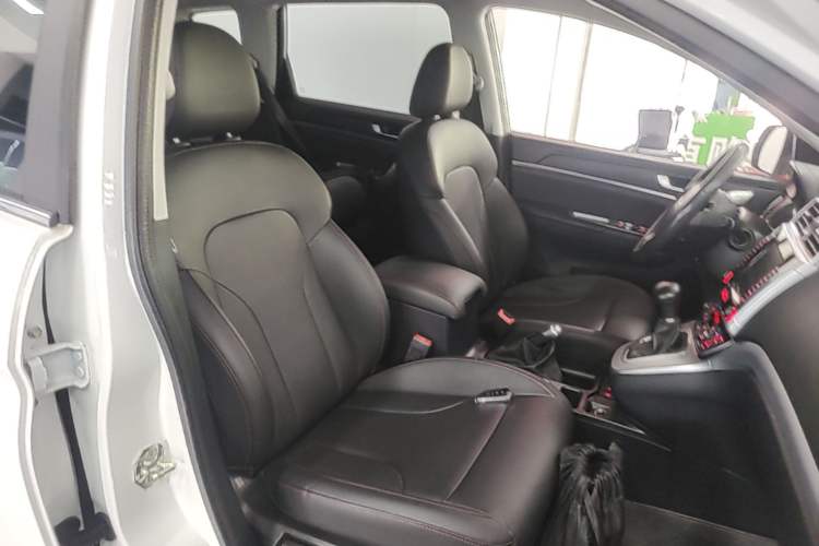 Used Haval M6 2019 1.5T DCT Two-Wheel Drive Value Edition China VI Standard Right Front Seat
