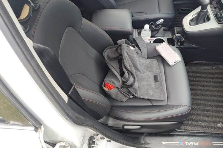 Used Haval M6 2019 1.5T DCT Two-Wheel Drive Value Edition China VI Standard Right Front Seat
