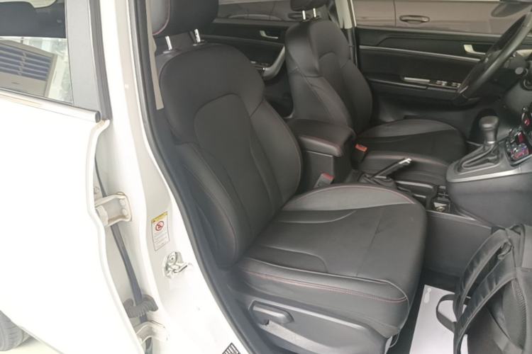 Used Haval M6 2019 1.5T DCT Two-Wheel Drive Elite Version China V Standard Right Front Seat