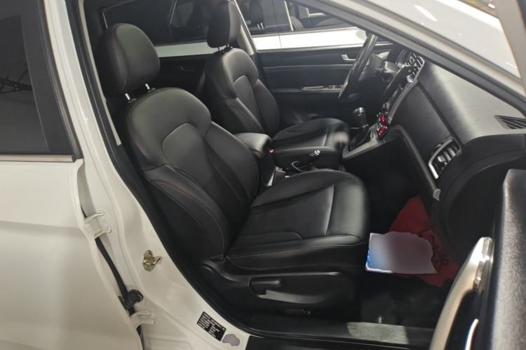 Used Haval M6 2019 1.5T DCT Two-Wheel Drive Value Edition China VI Standard Right Front Seat