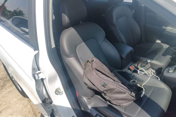 Used Haval M6 2019 1.5T DCT Two-Wheel Drive Value Edition China VI Standard Right Front Seat