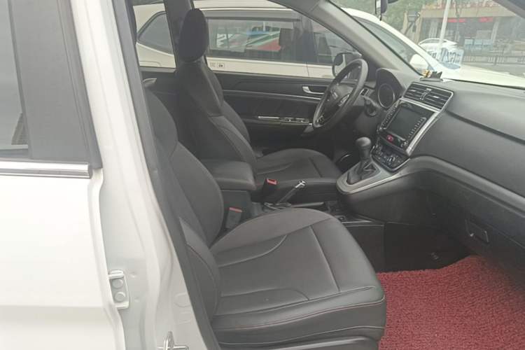 Used Haval M6 2019 1.5T DCT Two-Wheel Drive Value Edition China VI Standard Right Front Seat
