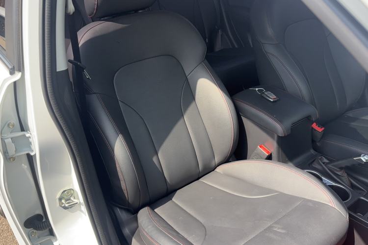 Used Haval M6 2019 1.5T DCT Two-Wheel Drive Value Edition China VI Standard Right Front Seat
