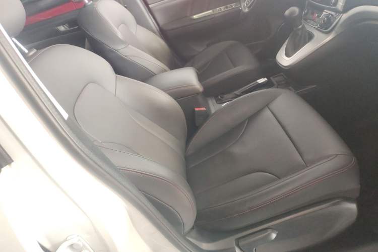 Used Haval M6 2019 1.5T DCT Two-Wheel Drive Value Edition China VI Standard Right Front Seat