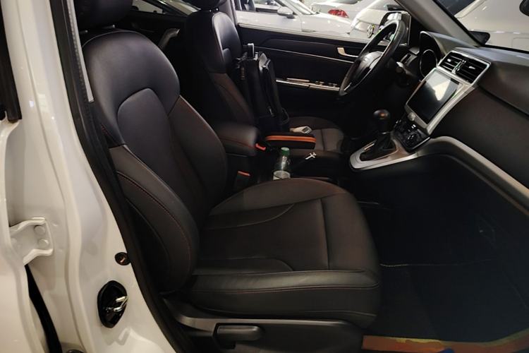 Used Haval M6 2019 1.5T DCT Two-Wheel Drive Value Edition China VI Standard Right Front Seat