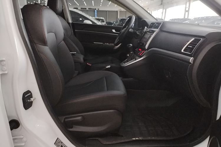 Used Haval M6 2019 1.5T DCT Two-Wheel Drive Value Edition China VI Standard Right Front Seat