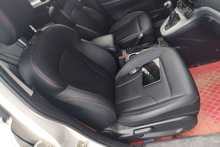 Used Haval M6 2019 1.5T DCT Two-Wheel Drive Value Edition China VI Standard Right Front Seat