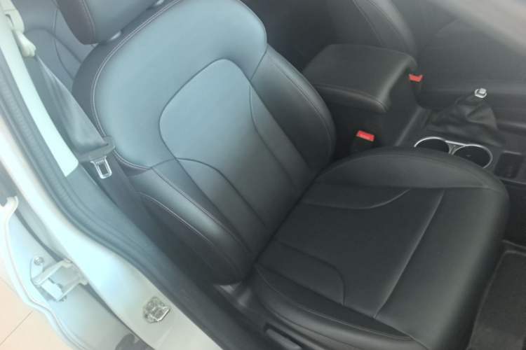 Used Haval M6 2019 1.5T DCT Two-Wheel Drive Value Edition China VI Standard Right Front Seat
