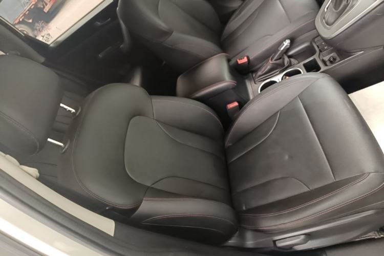 Used Haval M6 2019 1.5T DCT Two-Wheel Drive Value Edition China VI Standard Right Front Seat