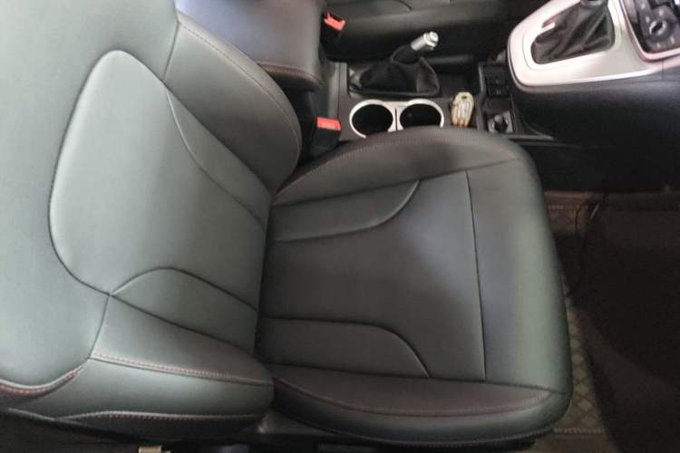 Used Haval M6 2019 1.5T DCT Two-Wheel Drive Value Edition China VI Standard Right Front Seat