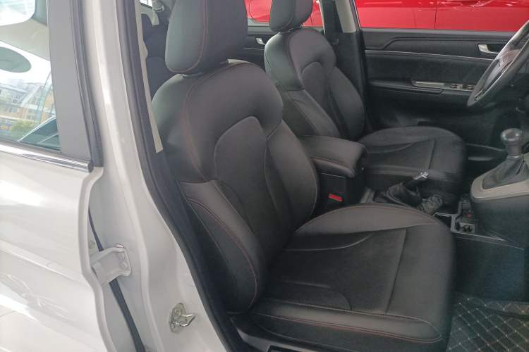 Used Haval M6 2019 1.5T DCT Two-Wheel Drive Elite Version China VI Standard Right Front Seat