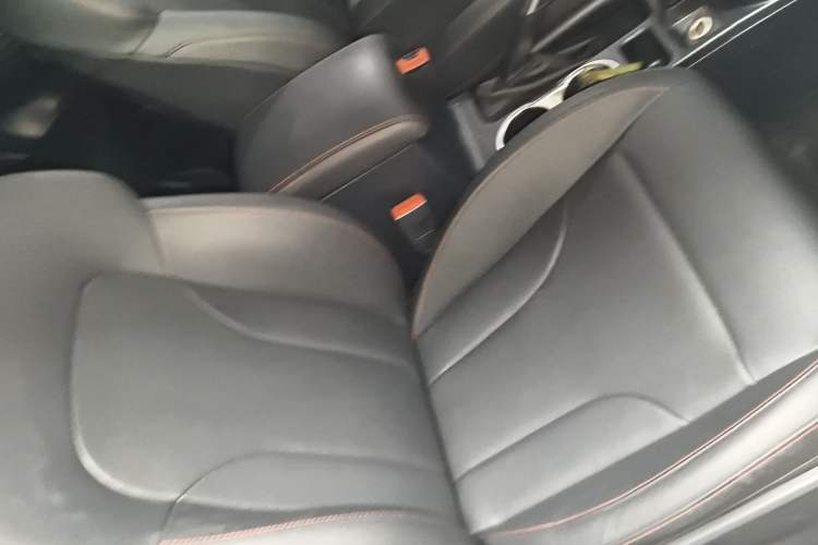 Used Haval M6 2019 1.5T DCT Two-Wheel Drive Value Edition China VI Standard Right Front Seat