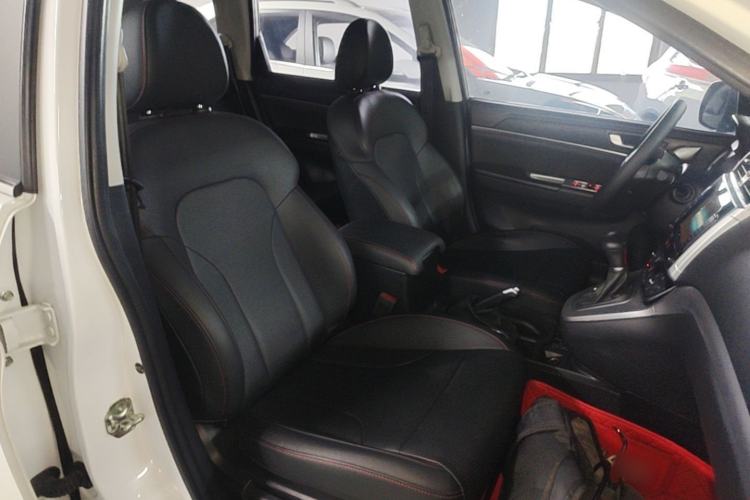 Used Haval M6 2019 1.5T DCT Two-Wheel Drive Value Edition China VI Standard Right Front Seat