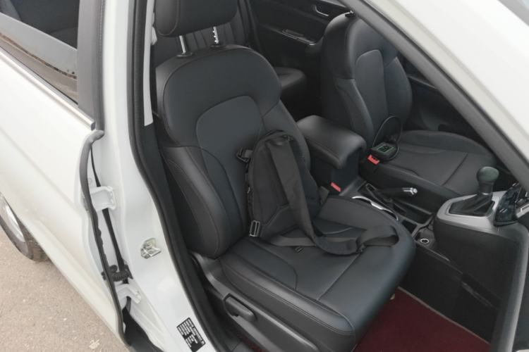 Used Haval M6 2019 1.5T DCT Two-Wheel Drive Elite Version China VI Standard Right Front Seat
