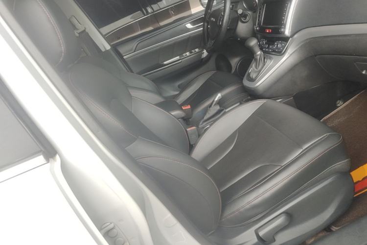 Used Haval M6 2019 1.5T DCT Two-Wheel Drive Elite Version China VI Standard Right Front Seat