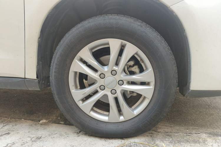 Used Haval M6 2019 1.5T Manual Two-Wheel Drive Elite Version China VI Standard Right Front Wheel Hub