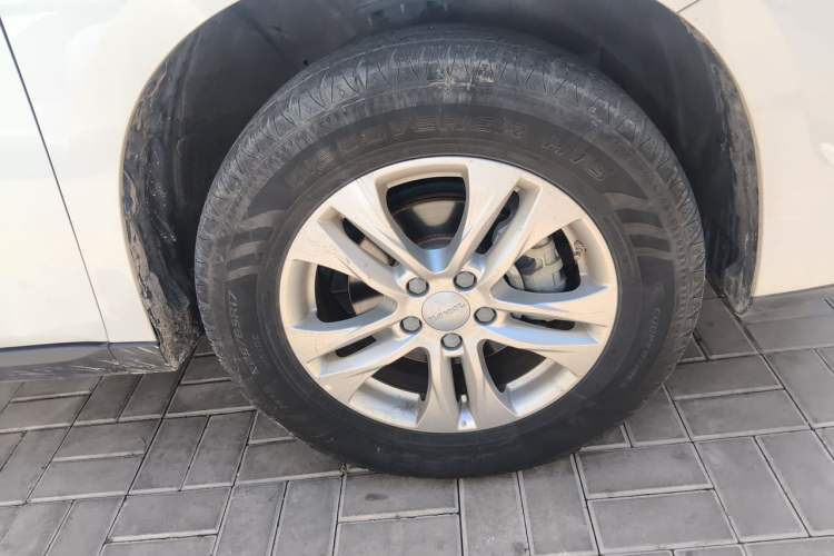 Used Haval M6 2019 1.5T DCT Two-Wheel Drive Elite Version China VI Standard Right Front Wheel Hub