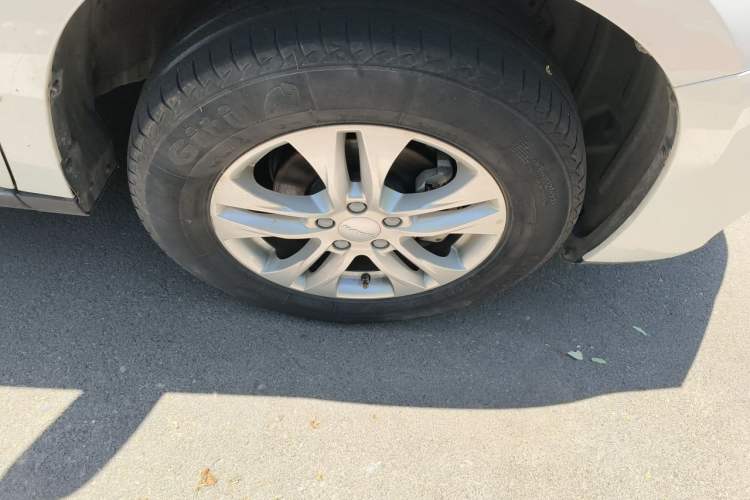 Used Haval M6 2019 1.5T DCT Two-Wheel Drive Value Edition China VI Standard Right Front Wheel Hub