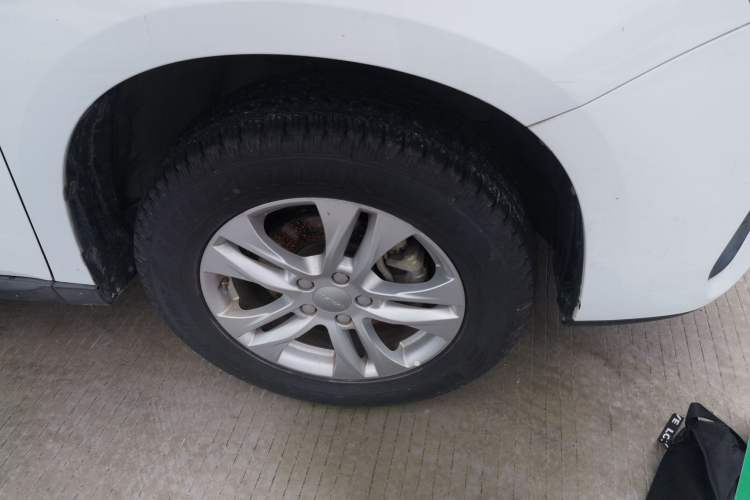 Used Haval M6 2019 1.5T DCT Two-Wheel Drive Elite Version China VI Standard Right Front Wheel Hub