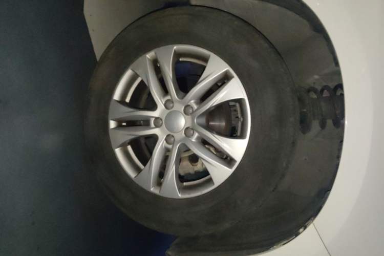 Used Haval M6 2019 1.5T DCT Two-Wheel Drive Elite Version China VI Standard Right Front Wheel Hub