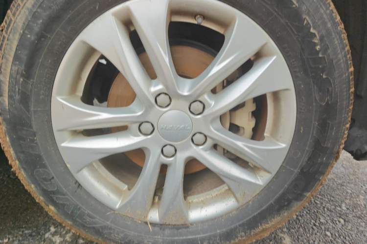 Used Haval M6 2019 1.5T DCT Two-Wheel Drive Elite Version China V Standard Right Front Wheel Hub