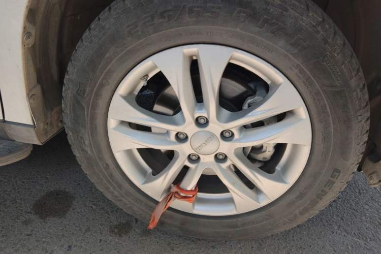 Used Haval M6 2019 1.5T DCT Two-Wheel Drive Value Edition China VI Standard Right Front Wheel Hub