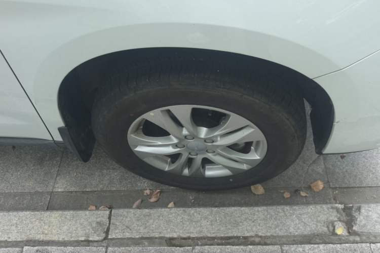 Used Haval M6 2019 1.5T DCT Two-Wheel Drive Value Edition China VI Standard Right Front Wheel Hub