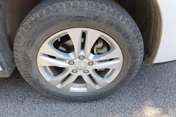 Used Haval M6 2019 1.5T Manual Two-Wheel Drive Urban Version China V Standard Right Front Wheel Hub