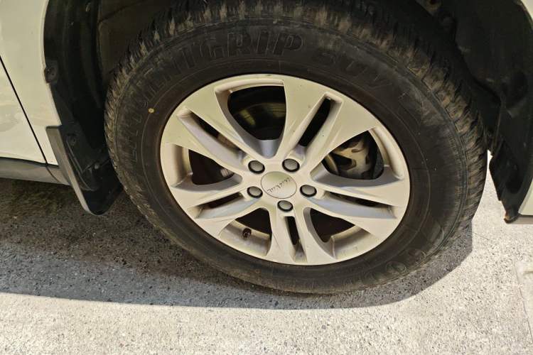 Used Haval M6 2019 1.5T DCT Two-Wheel Drive Elite Version China VI Standard Right Front Wheel Hub