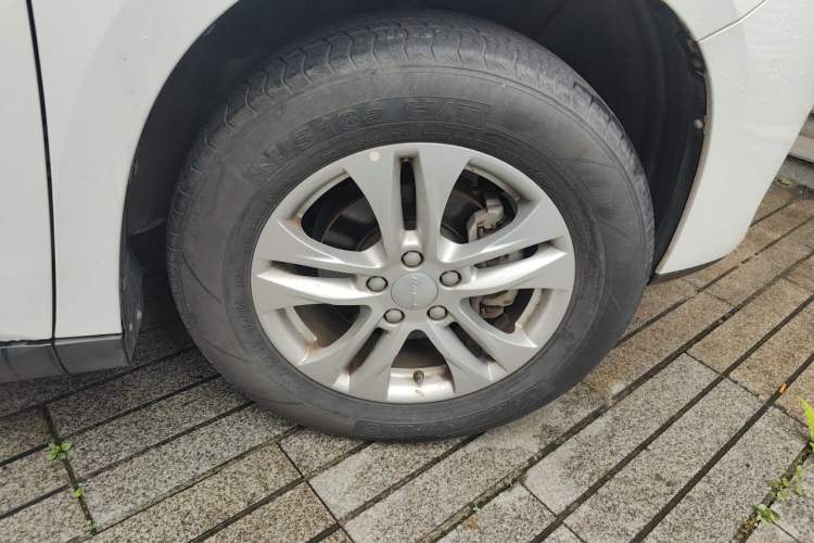 Used Haval M6 2019 1.5T DCT Two-Wheel Drive Elite Version China V Standard Right Front Wheel Hub