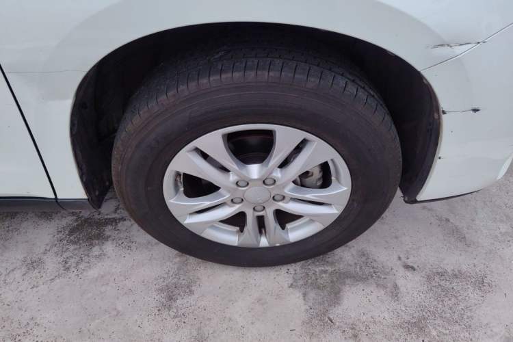 Used Haval M6 2019 1.5T DCT Two-Wheel Drive Elite Version China V Standard Right Front Wheel Hub