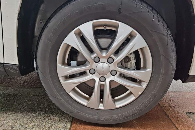 Used Haval M6 2019 1.5T DCT Two-Wheel Drive Elite Version China VI Standard Right Front Wheel Hub