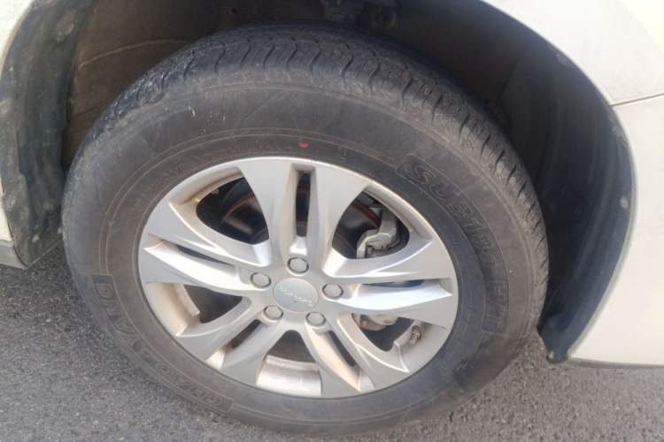 Used Haval M6 2019 1.5T DCT Two-Wheel Drive Value Edition China VI Standard Right Front Wheel Hub