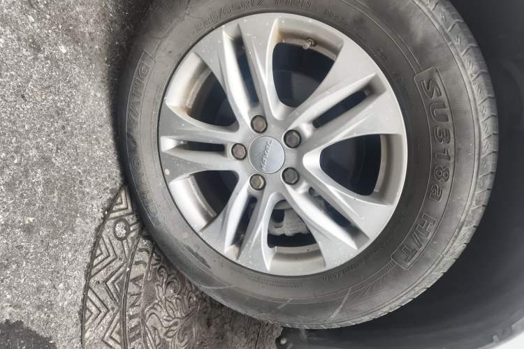 Used Haval M6 2019 1.5T DCT Two-Wheel Drive Elite Version China VI Standard Right Front Wheel Hub