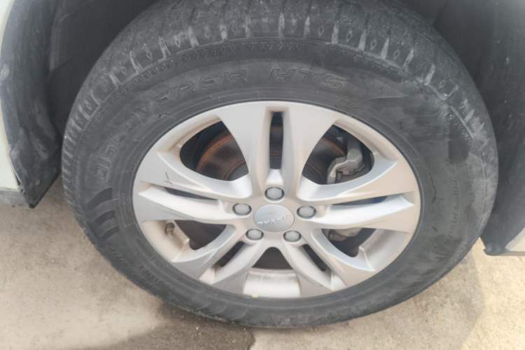Used Haval M6 2019 1.5T DCT Two-Wheel Drive Value Edition China VI Standard Right Front Wheel Hub