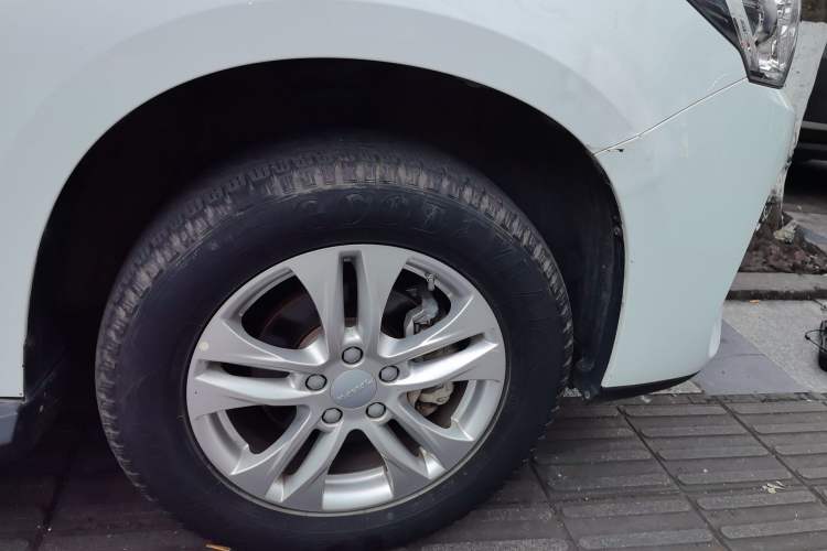 Used Haval M6 2019 1.5T Manual Two-Wheel Drive Urban Version China VI Standard Right Front Wheel Hub