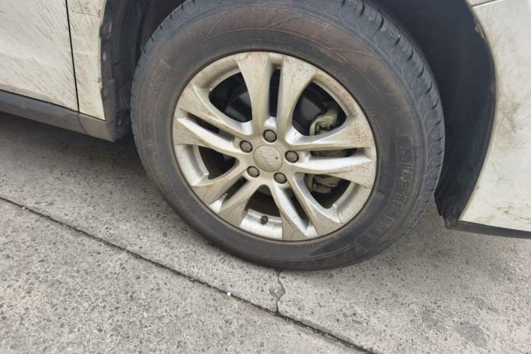 Used Haval M6 2019 1.5T DCT Two-Wheel Drive Elite Version China V Standard Right Front Wheel Hub