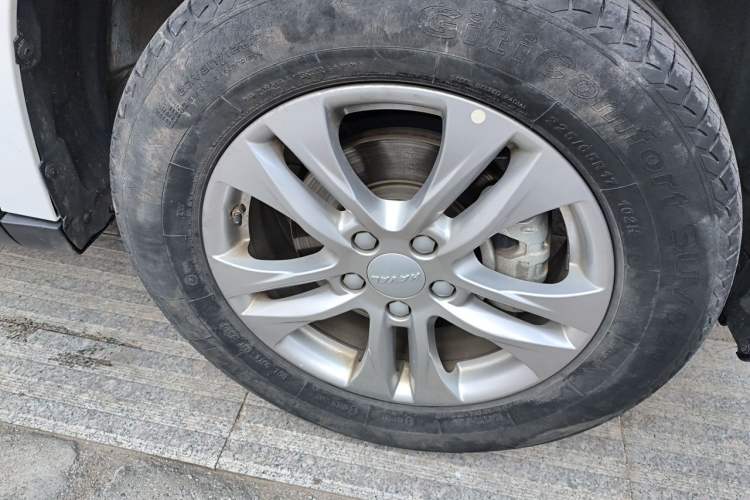 Used Haval M6 2019 1.5T Manual Two-Wheel Drive Urban Version China VI Standard Right Front Wheel Hub