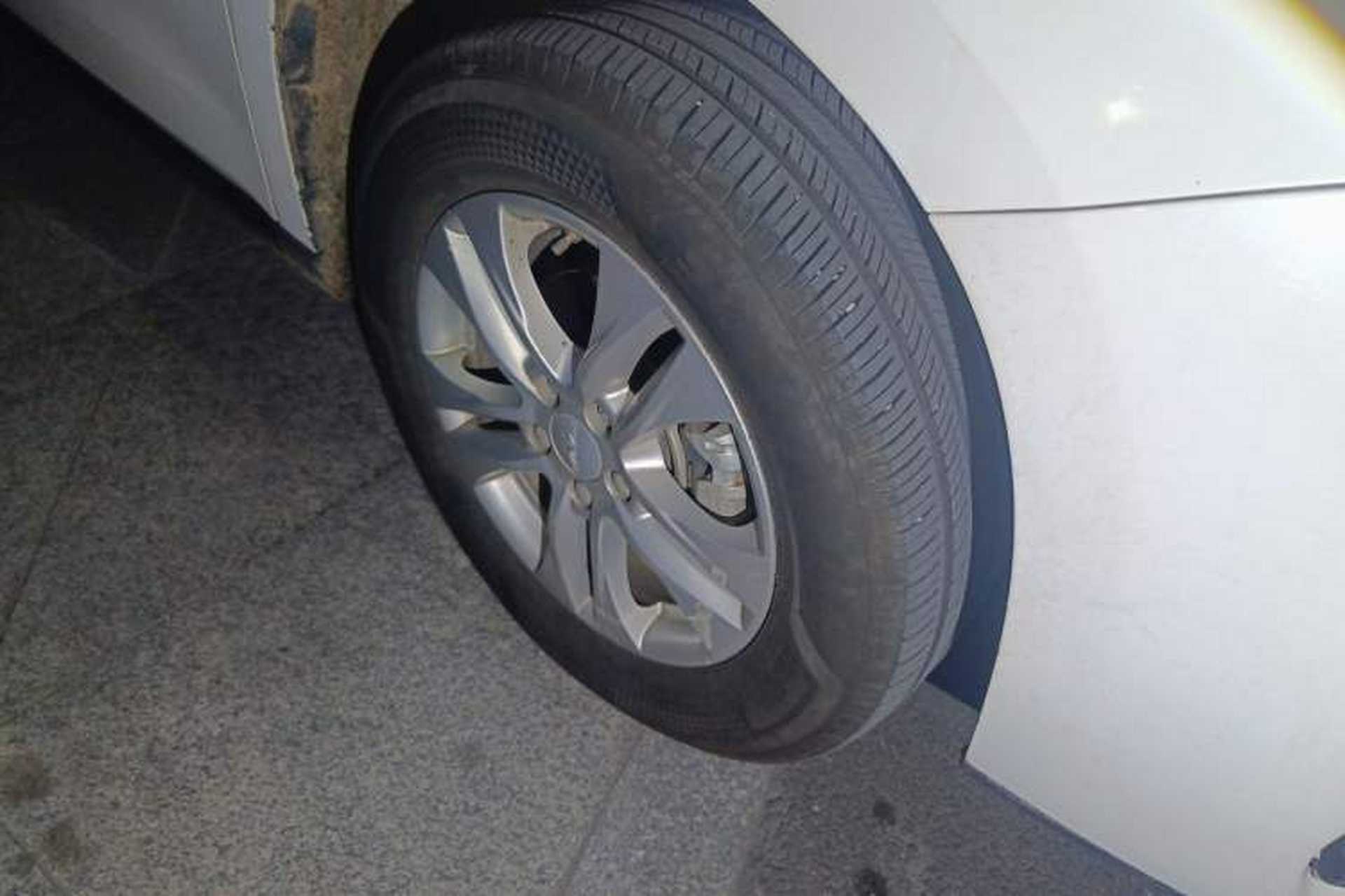 Used Haval M6 2019 1.5T DCT Two-Wheel Drive Elite Version China VI Standard Right Front Wheel Hub
