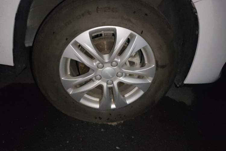 Used Haval M6 2019 1.5T DCT Two-Wheel Drive Value Edition China VI Standard Right Front Wheel Hub