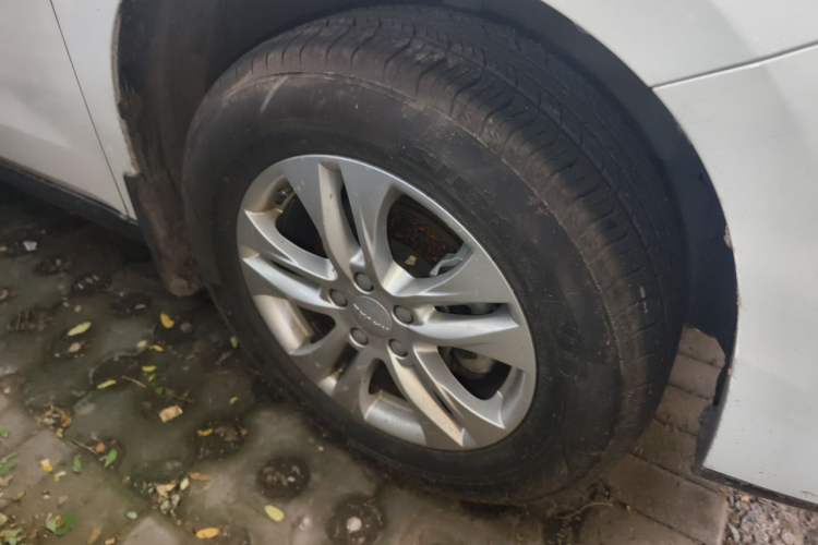 Used Haval M6 2019 1.5T DCT Two-Wheel Drive Value Edition China VI Standard Right Front Wheel Hub