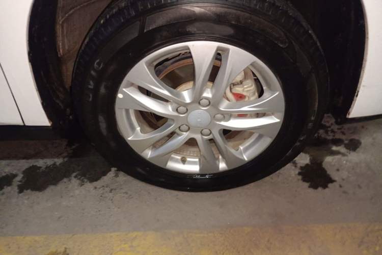 Used Haval M6 2019 1.5T DCT Two-Wheel Drive Elite Version China VI Standard Right Front Wheel Hub