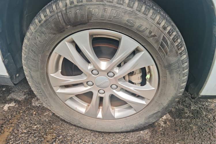 Used Haval M6 2019 1.5T Manual Two-Wheel Drive Urban Version China VI Standard Right Front Wheel Hub