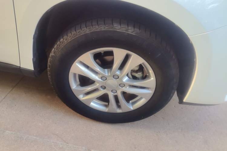 Used Haval M6 2019 1.5T DCT Two-Wheel Drive Value Edition China VI Standard Right Front Wheel Hub